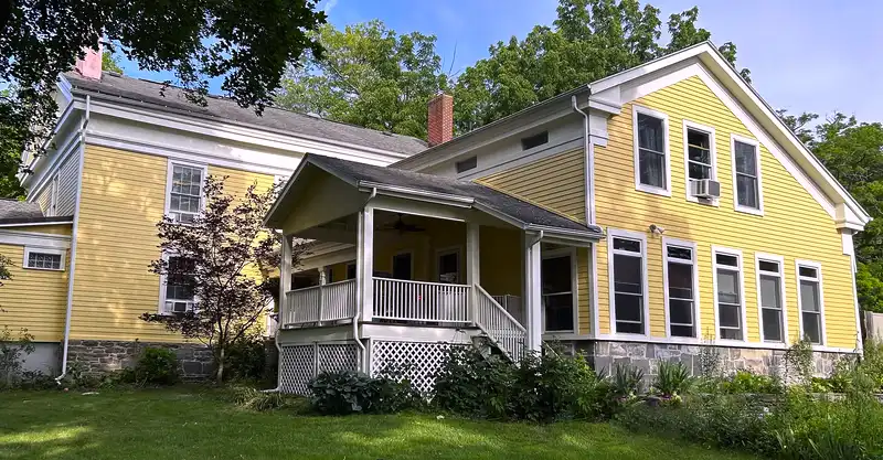 Halsey House hero mobile